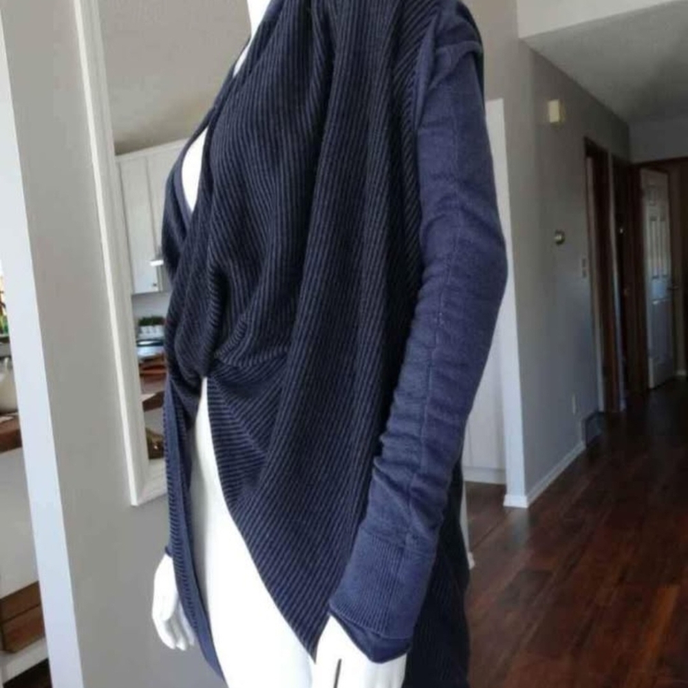Lululemon Iconin Wrap Navy Cardigan Size 6